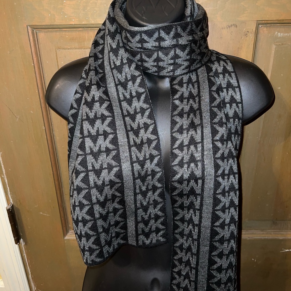 Michael Kors Black and Gray Classic Pattern Logo Acrylic Blend Scarf One Size - Picture 2 of 6